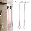 Ergonomische Fußreinigungsbürste zur Exfoliation harter Haut und Zehenzwischenraum-Hygiene, rutschfester Griff, Lotion-Applikator