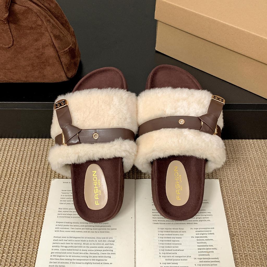 Internet Celebrity White High-end Thick-soled Fluffy Slippers Women Wear 2025 New Autumn and Winter Popular Retro Slippers