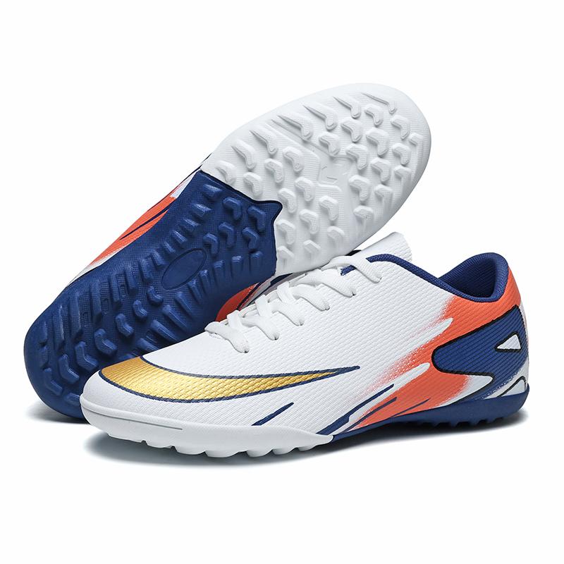 New Men Soccer Shoes Soft Training Professional Football Boots Unisex Ultralight Breathable Sport Grass Cleats Match Sneakers