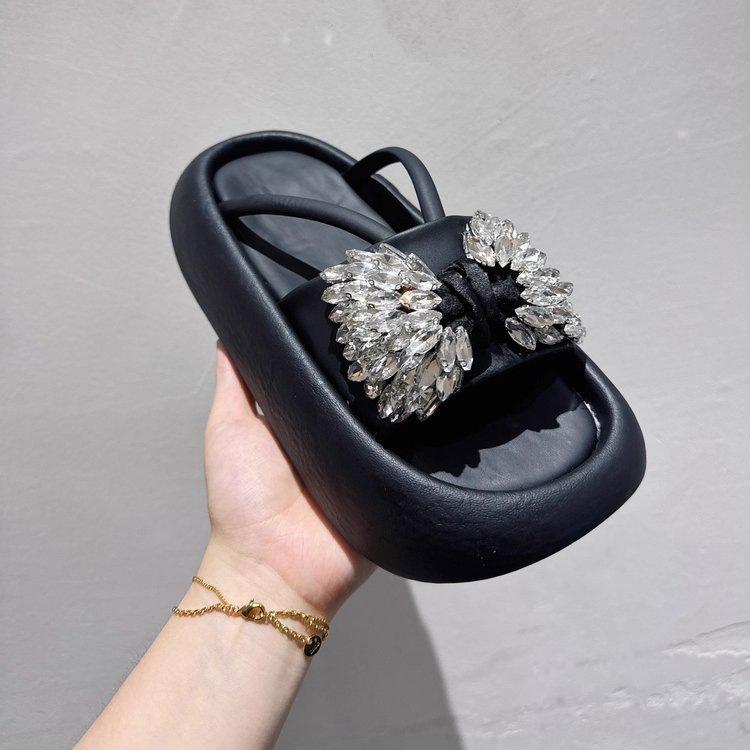 

Rhinestone heightened summer one-word slippers for women to wear high-end 2025 popular thick-bottomed muffin bow cool slippers 35