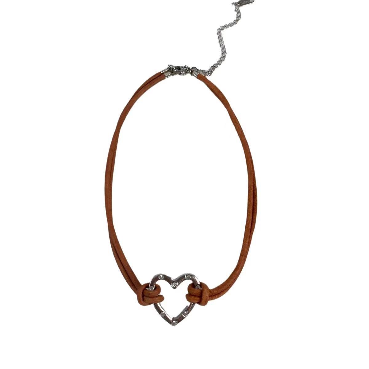 Personalized love choker necklace ins leather sweet cool babes collarbone chain light luxury neck chain tide