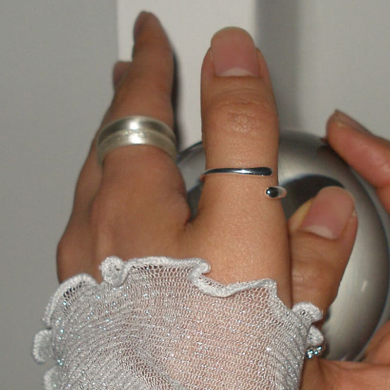 SULTANA Cross open ring