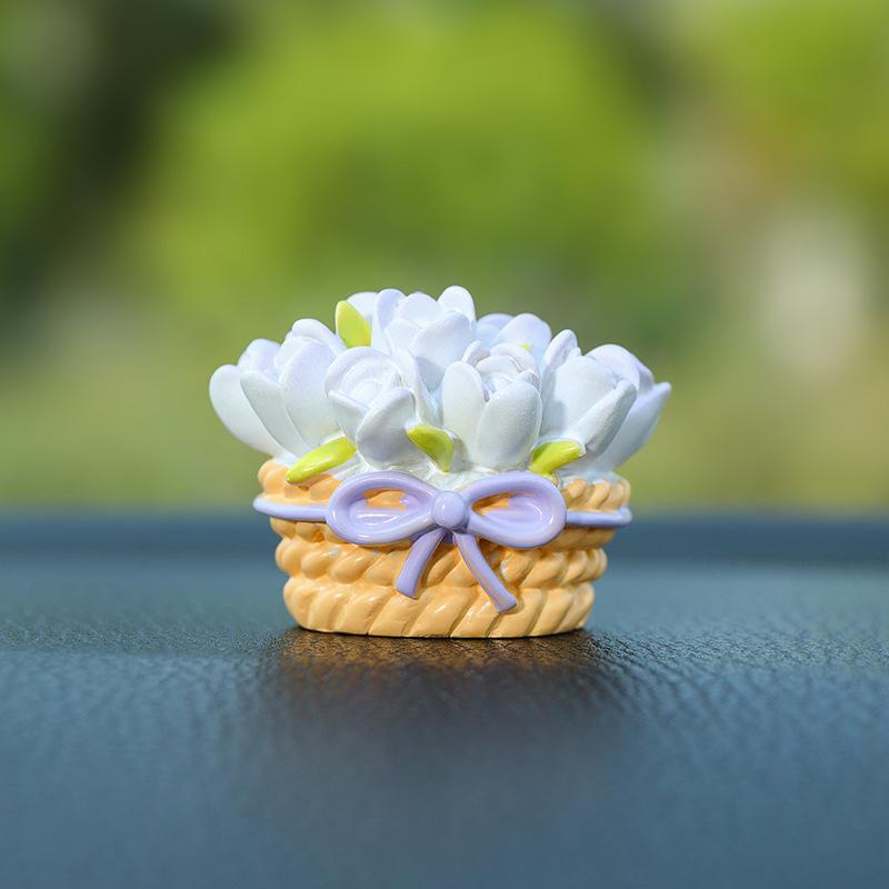 Hyacinth Multi-leaf Small Figurine, Cartoon Mini Car, Center Console Decoration, Strawberry Cute Car Accessory Figurine
