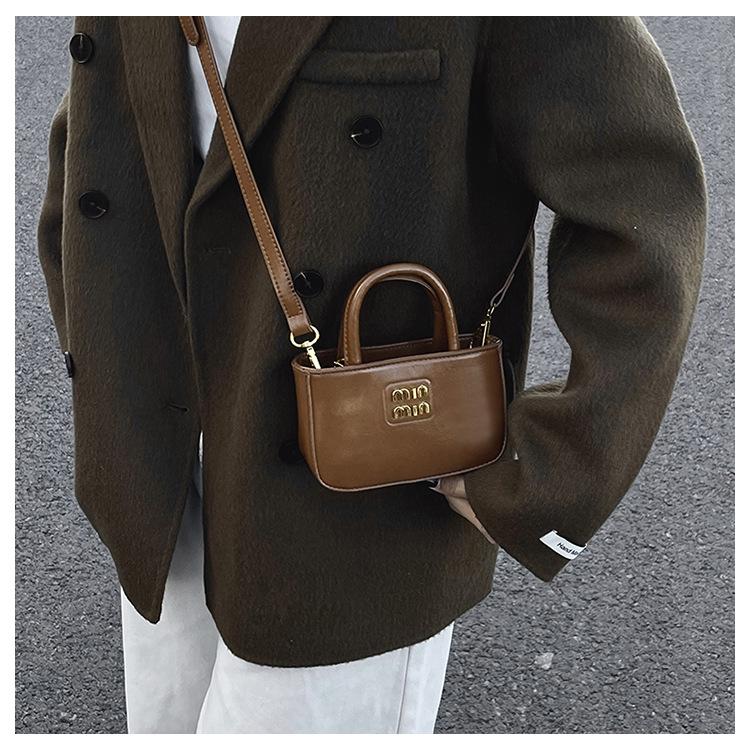 2025 Children's Retro Oil Leather Crossbody & Coin Purse: European & American Fashion for Girls