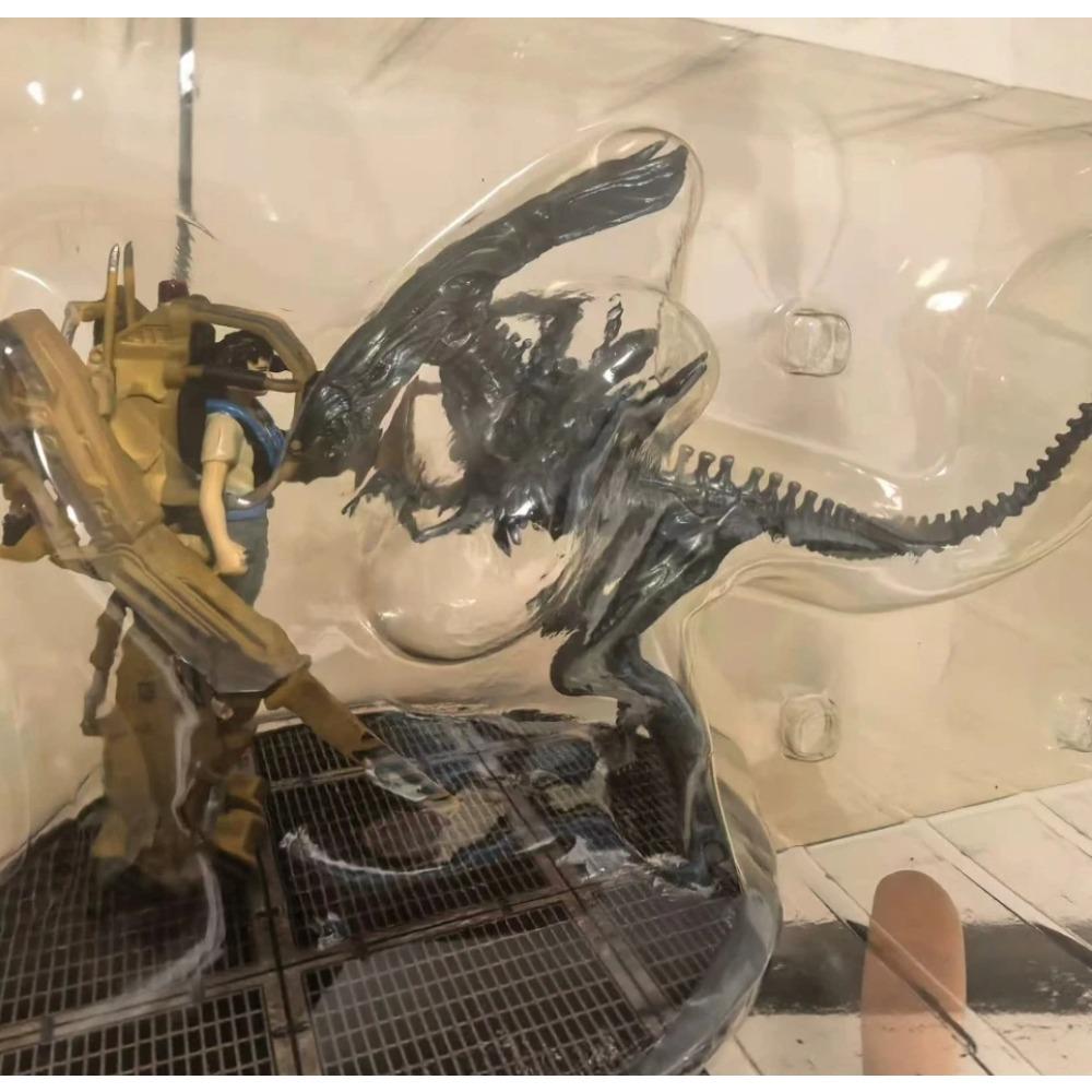 Alien Queen vs. Loading Robot PVC Figure Model Toys 14cm