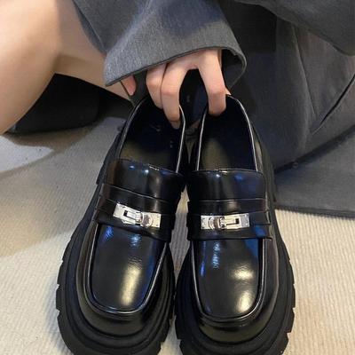 Lock Chaussures basses en cuir de style britannique pour femmes automne 2024 nouvelles chaussures simples à plateforme rétro à bout rond et décolleté bas mocassins femmes