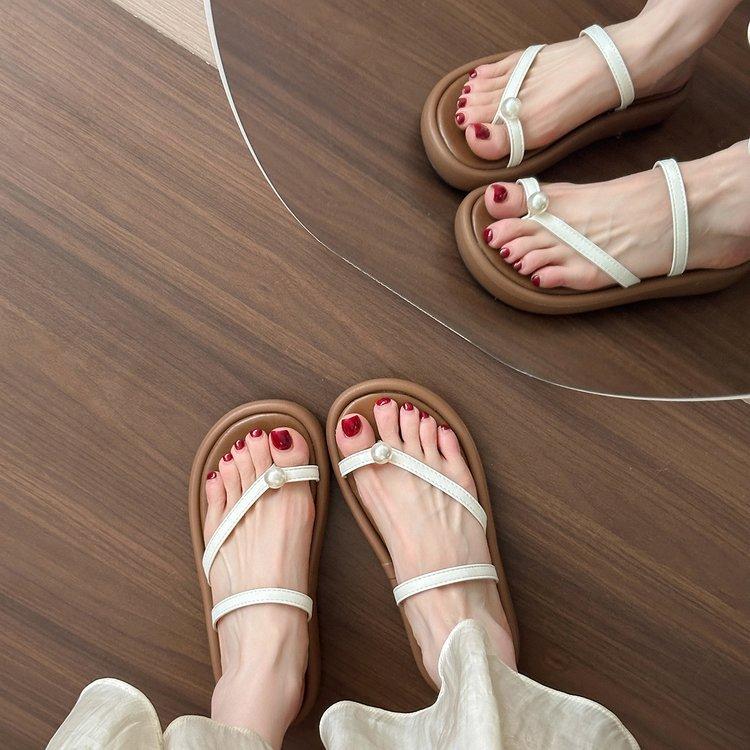 

[Youshilai] thick-soled silver toe sandals 2025 new Korean version of pearl fairy wind beach slippers 40