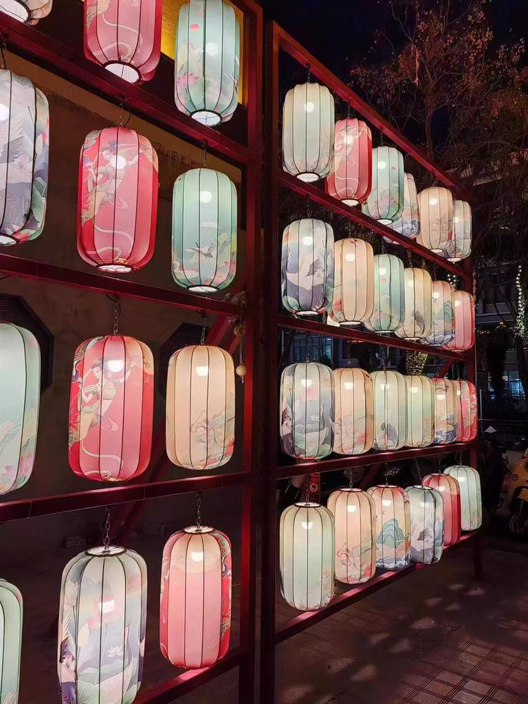 Chinese-Style Outdoor Waterproof Lantern Chandelier for Scenic and Creative Market Decoration