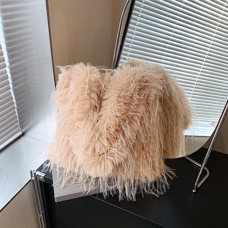 Mao Mao bag women's new niche fashion casual plush shoulder bag large-capacity commuter bag