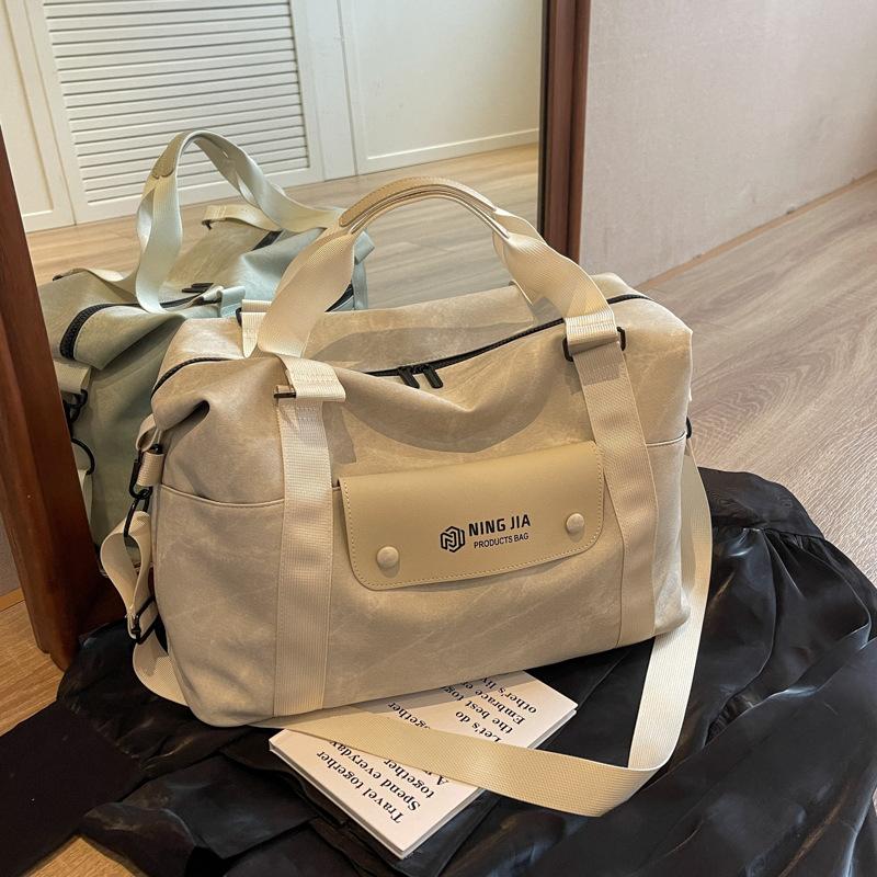 Large capacity portable travel bag, light fashion messenger sports fitness bag, trendy casual boarding storage bag
