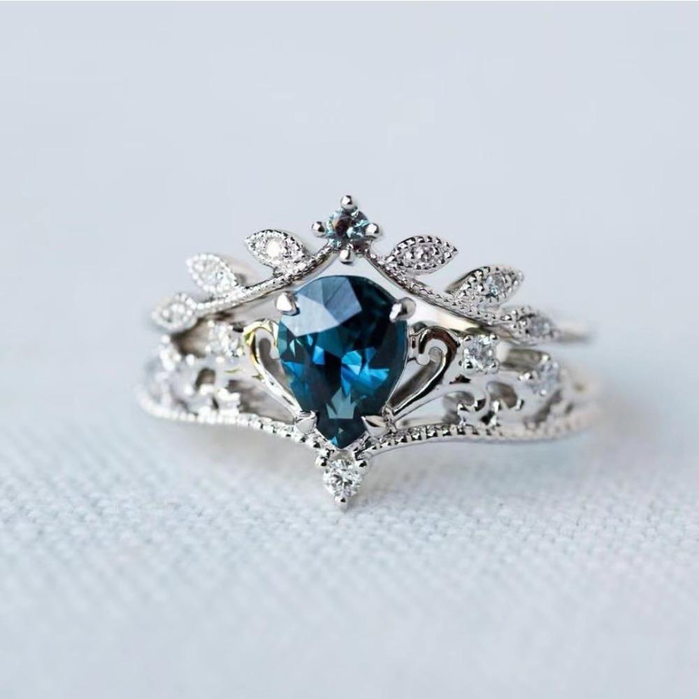 Luxury Retro Flower Shape Inlaid with Water Droplets, Blue Zircon Ring for Women, Niche High-end Crown European and American Jewelry