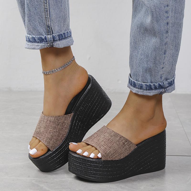 Fashion Hot Selling Comfortable Summer Classic Women's Slippers 2025 New Wedge Shoes Women's Outdoor High-quality Fashion Slippers