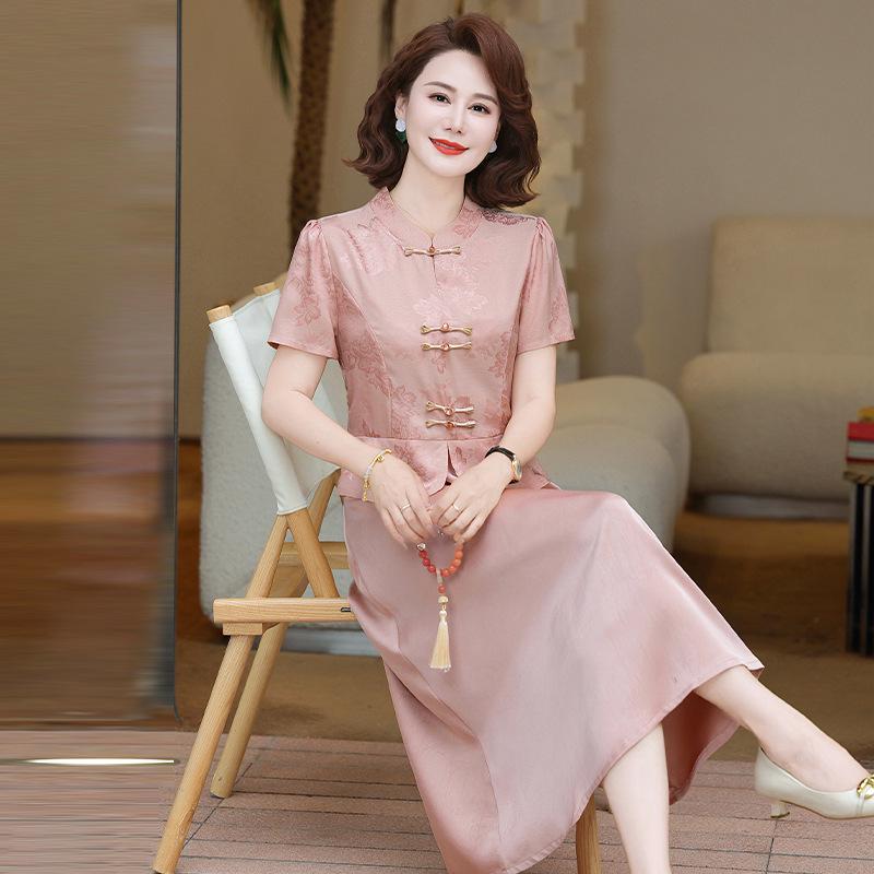 

Mom s Elegant Short-Sleeved Summer Dress: Fake Two-Piece, Slimming, Middle-Aged Fashion XL (80-95 lbs) розовый