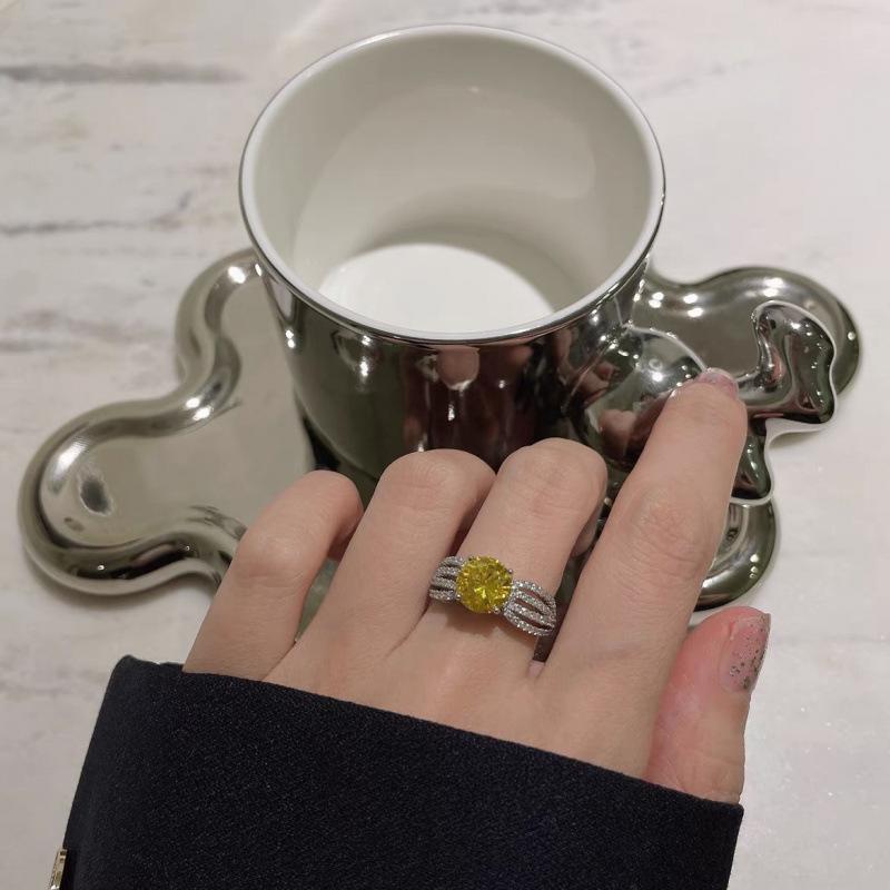 Versatile Yellow Diamond Ring: Openable Design, Luxurious & Stylish Gift for Women