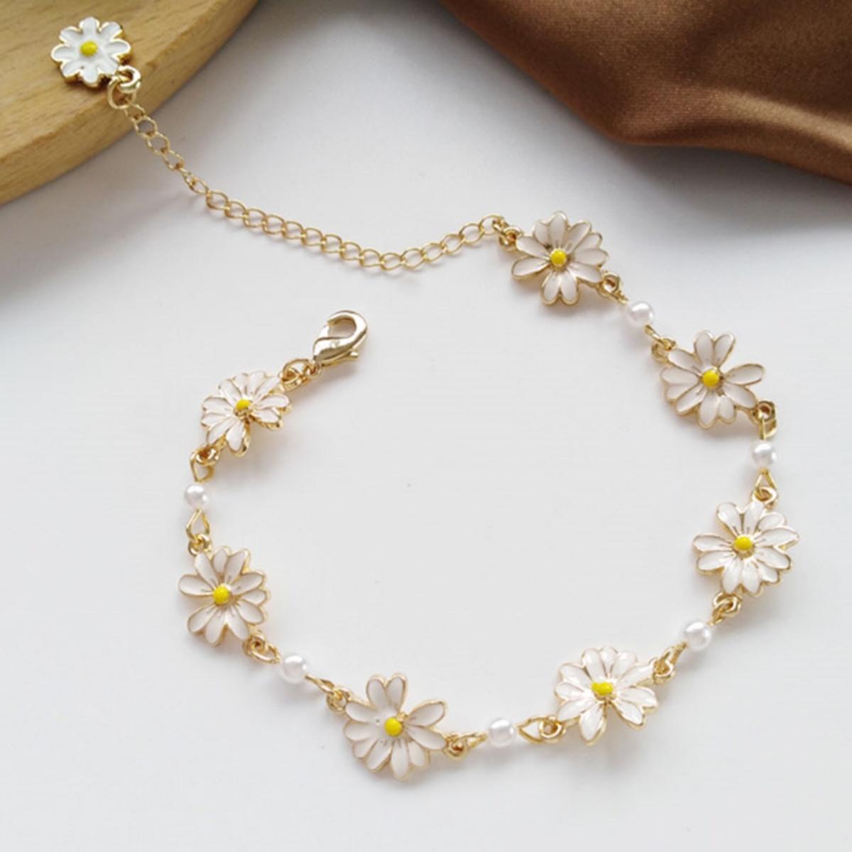 

Minimalist White Enamel Daisy Flower Bracelets For Women Men Elegant Imitation Pearl Sunflower Floral Bangles Wedding Jewelry