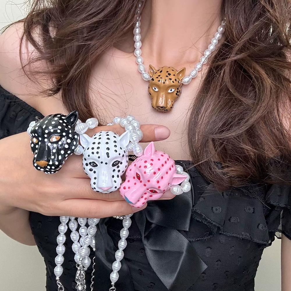 Retro Enamel Leopard Head Pendant Imitation Pearl Necklace Fashion Trendy Neckchain Women Trendy Personalized Jewelry Accessorie