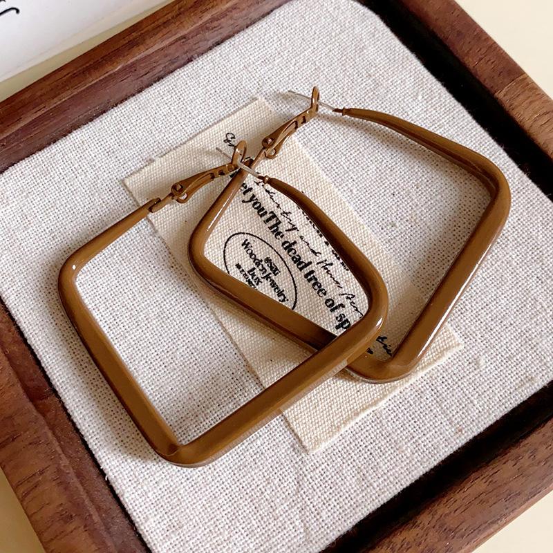 

Silver needle simple spray paint square earrings high sense personality unique temperament earrings fashion new trendy earrings