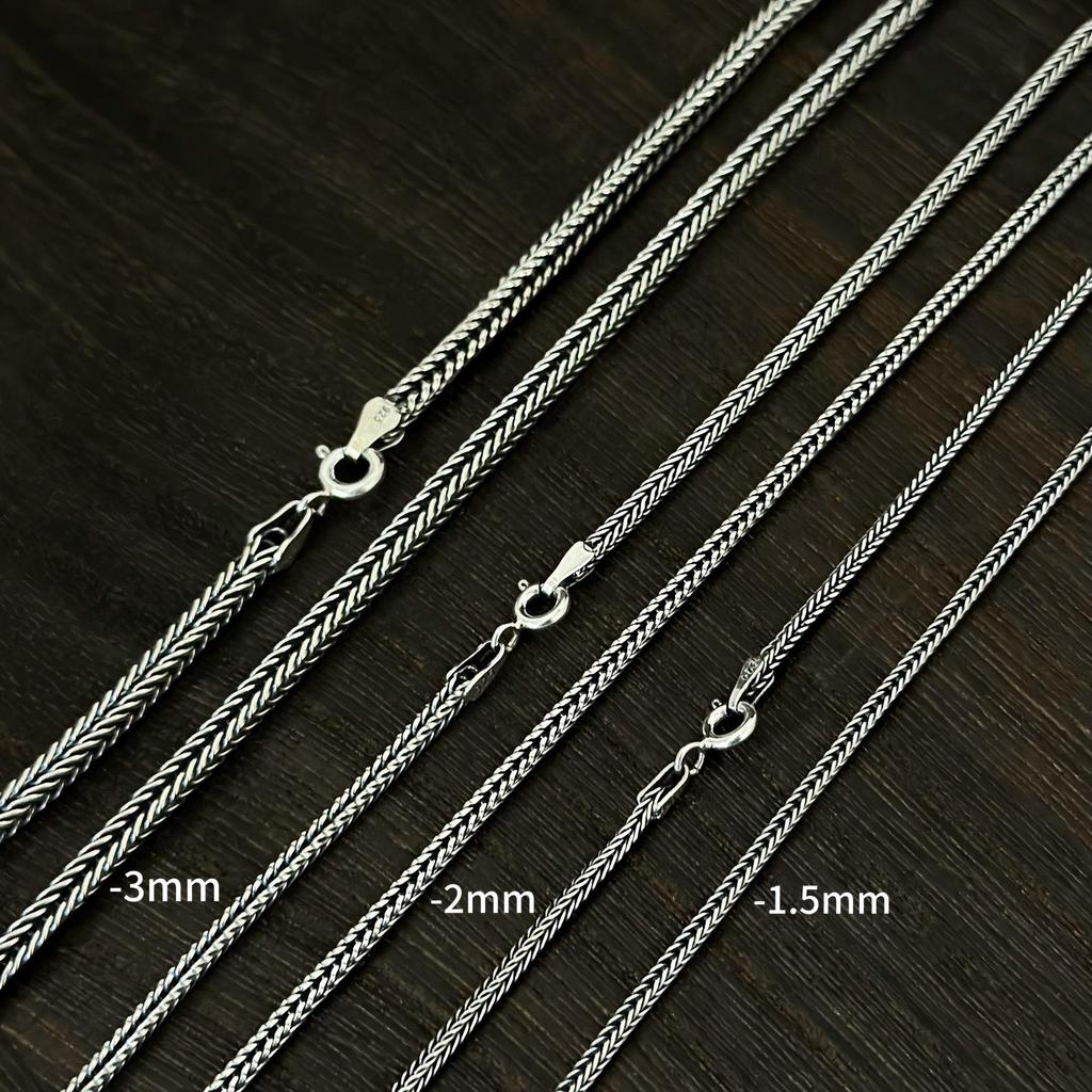 S925 Sterling Silber Pullover-Kettenhalskette mit quadratischem Anhänger und geflochtenem Fuchsschwanz-Design für Damen und Herren.