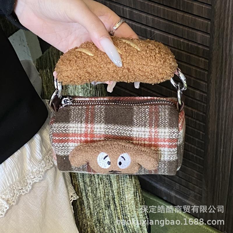 

Маленькая сумка нишевый дизайн чувство контрастного цвета клетчатая сумка 2025 новая супер огонь хлебная портативная мини сумка через плечо мессенджер коричневый