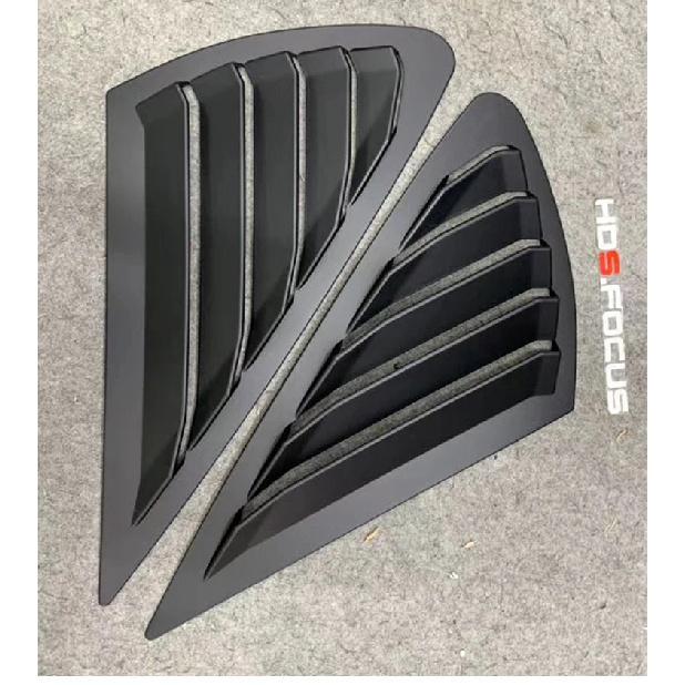 Triangle louver shark gill shaped rear window decorative window vent for Ford Focus MK2 2005-2013 hatchback 4D