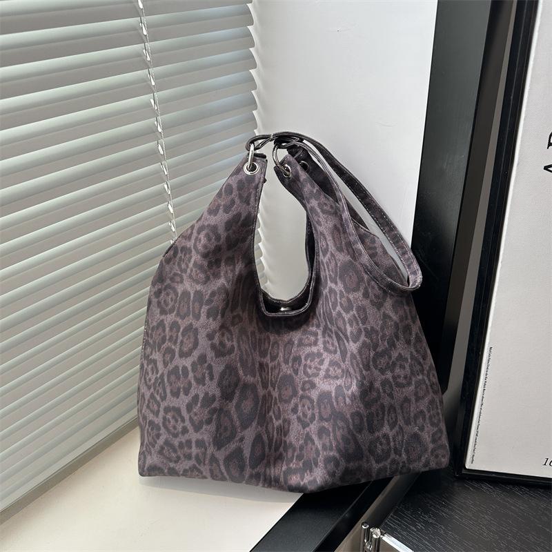 Leopard Print Slouchy Bag Large Capacity Polyester Shoulder Purse Casual Handbag for Women Shopper Bag Underarm Pack