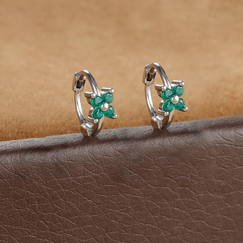 2 Stück Huggies Creolen für Damen Einfach Edelstahl Kleiner Kristall Zirkonia Knorpel Blume Ohrringe Piercing Schmuck