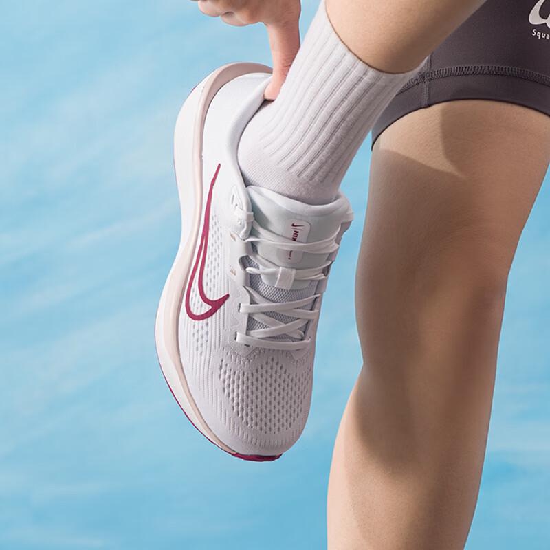 Nike Women's WMNS Quest 6 Running Shoes
