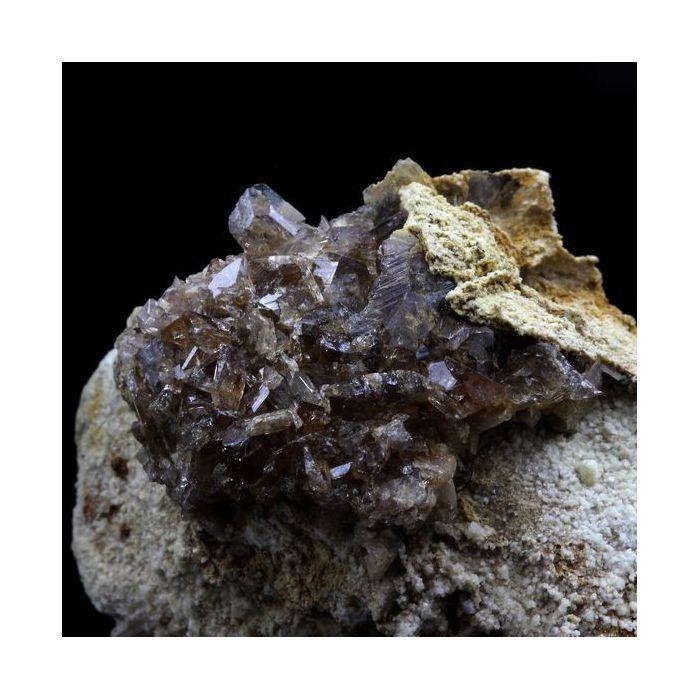 Pierres et Minéraux. Axinite. 361.0 ct. La Balme d'Auris, Bourg d'Oisans, Isère, France..