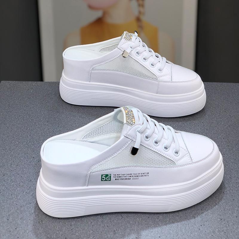 Baotou Dameneinzelne Schuhe 2025 neuer Herbst Mesh dicke Sohle ohne Absatz lässige Mode leichte weiße Schuhe