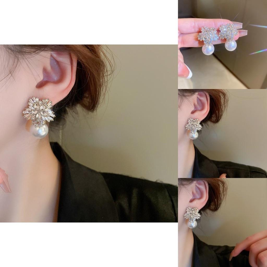 Unique And Exquisite Pearl Earrings 2023 Trendy Design Alloy Material Flower Shaped French Style Ear Pendants