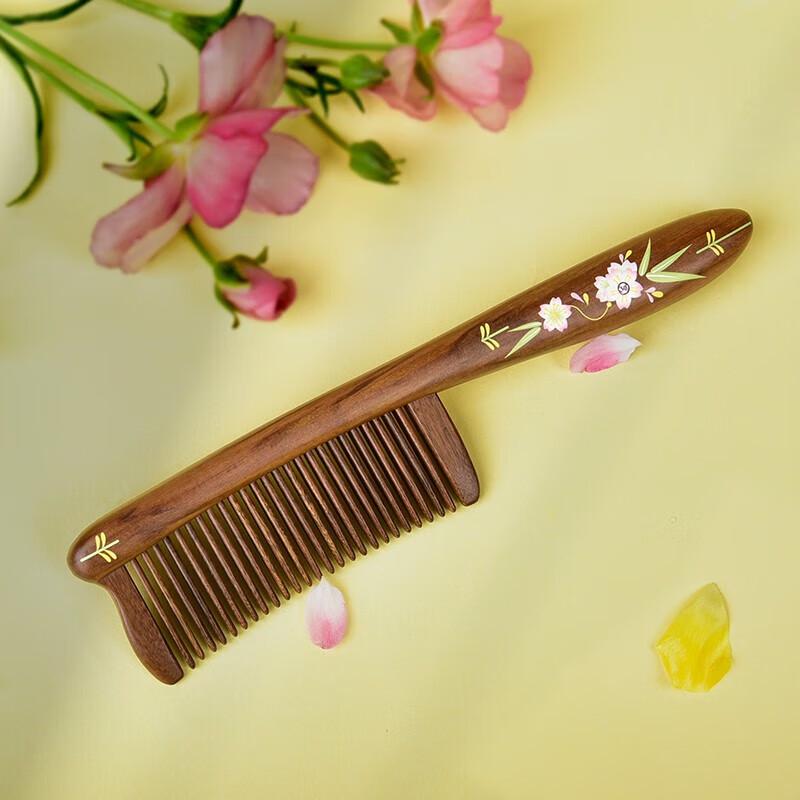 Tan Mujiang Taohua Sandalwood Comb Gift Set