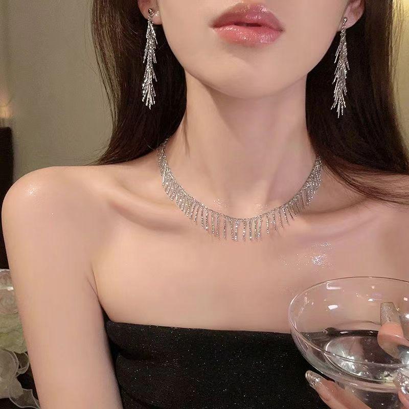 Spicy Girl Tassel Pearl Necklace: Elegant, Versatile Clavicle Jewelry for Women