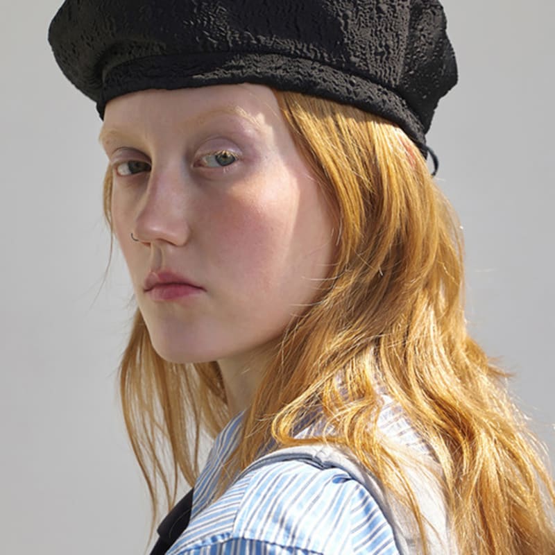 

UNDERCONTROL СТУДИЙНЫЙ ПЛАТОК БЕРЕТ / РЕМЕШОК / ЦВЕТОЧНЫЙ ПУЗЫРЬ / черный FREE