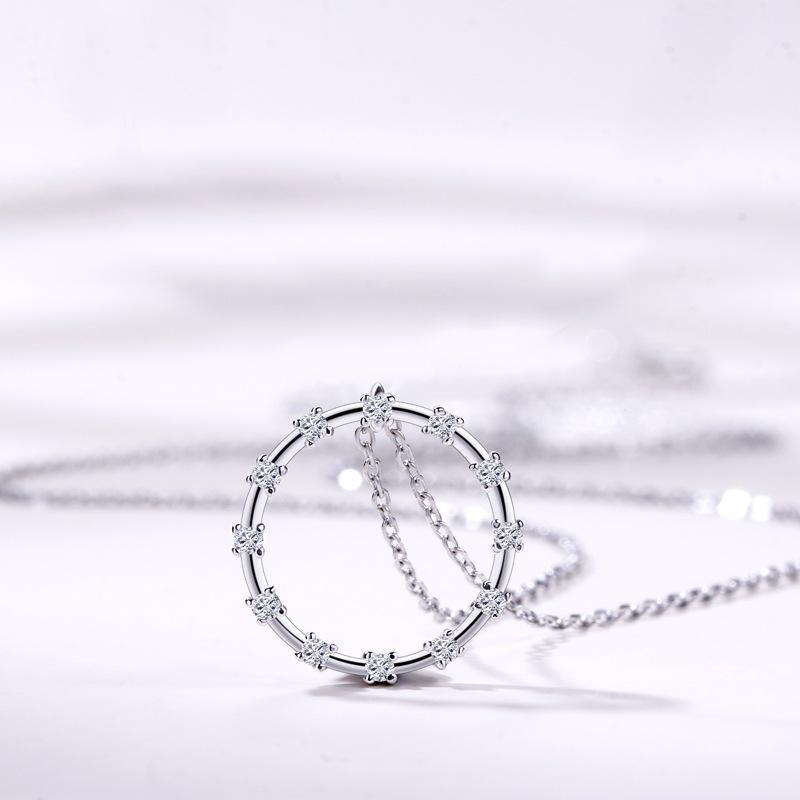 Diamond Circle Wreath Necklace Women's Fashion Versatile Niche Exquisite Temperament High-end Pendant