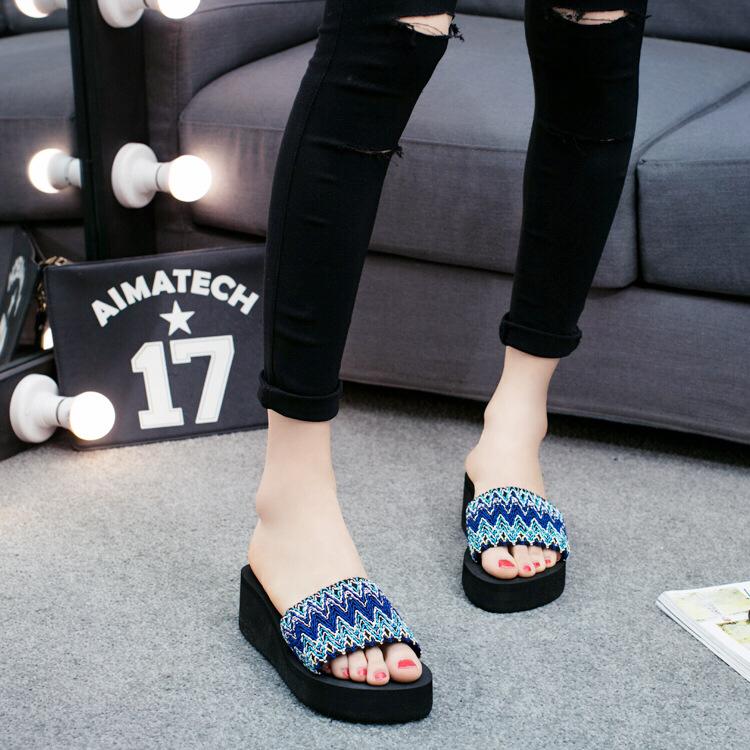 

Summer new versatile ethnic style one-word drag women s flat-bottomed non-slip casual outer thick-bottomed beach slippers 35 червоний