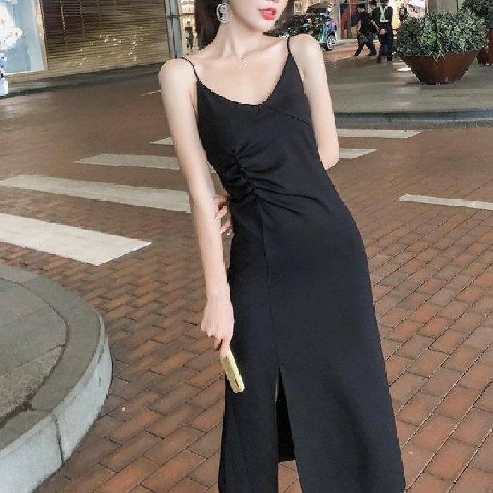 Sexy V-neck Suspender Dress Women's Long 2026 Autumn and Winter New Thin Temperament Bottoming Dress with a Small Black Dress Inside