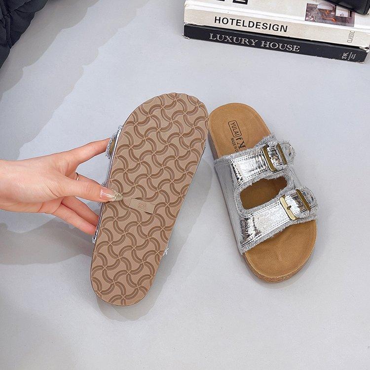 

Thick-bottomed Boken slippers for women to wear in the summer of 2025, the new retro fairy wind fringed ugly and cute flat-bottomed slippers 40 серебряный