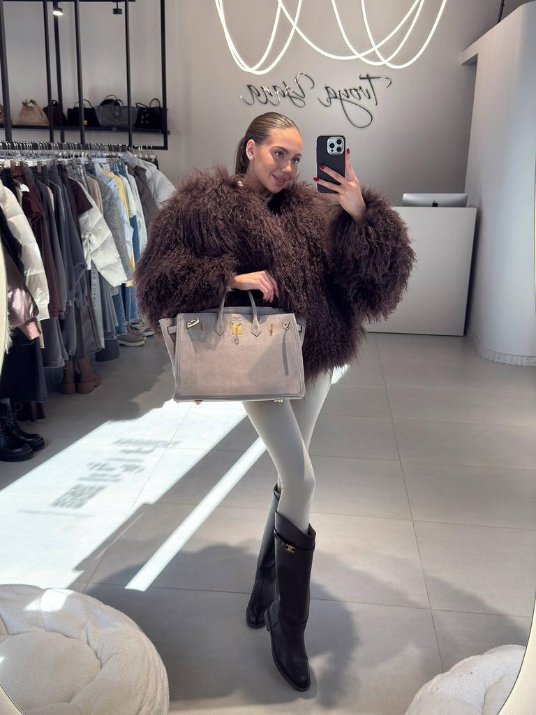 Winter PLUS SIZE Fashion Women Fux Fur Coat Warm Short Long Hair Female Artificial Fur Jacket Versatile Curly Lady Lamb Fur Jacket