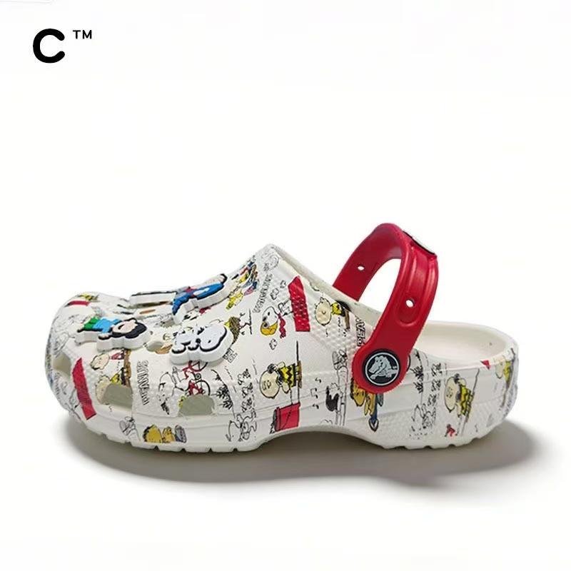 

Crocs Classic Snoopy Детская обувь Унисекс Тапочки 36-37(M4W6) белый