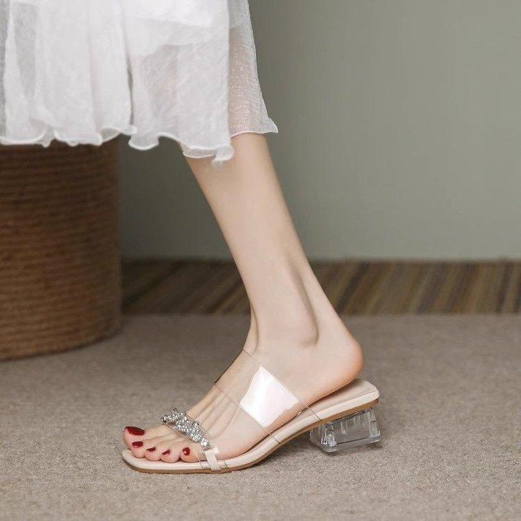 Fairy Feng Shui Diamond Slippers Female Summer Wear Fashion High Sense Transparent Word with Medium Heel Thick Heel Crystal Sandals