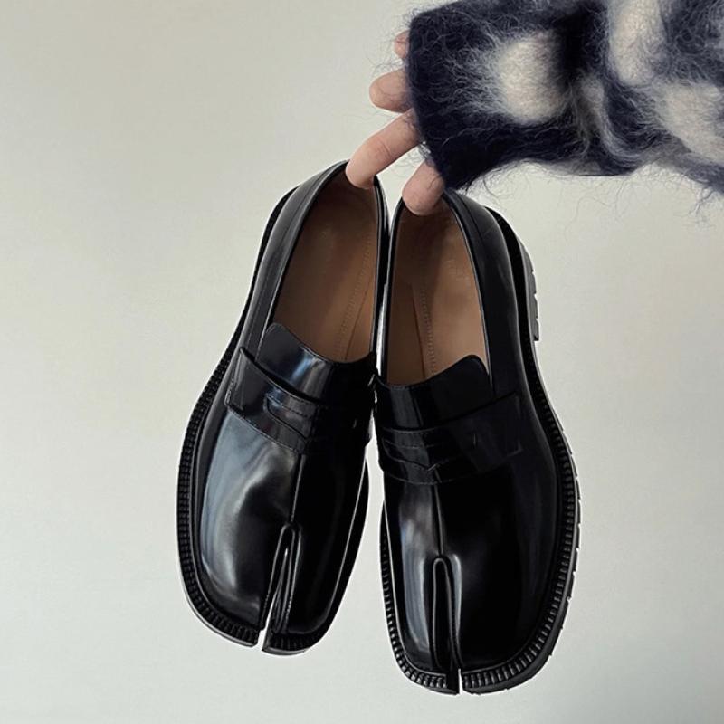 

2026 Классические лоферы с раздвоенным носком Женские Дизайнерские Модные Таби Ниндзя На шнуровке Повседневная обувь На массивной платформе Обувь на плоской подошве Mujer 35