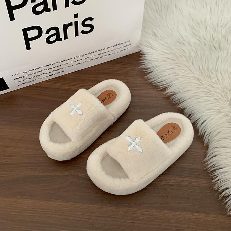 

Женские пушистые тапочки с крестообразным цветком, которые можно носить осенью и зимой 2024 года, новая корейская версия, универсальные односложные плюшевые тапочки с толстой подошвой для женщин 35