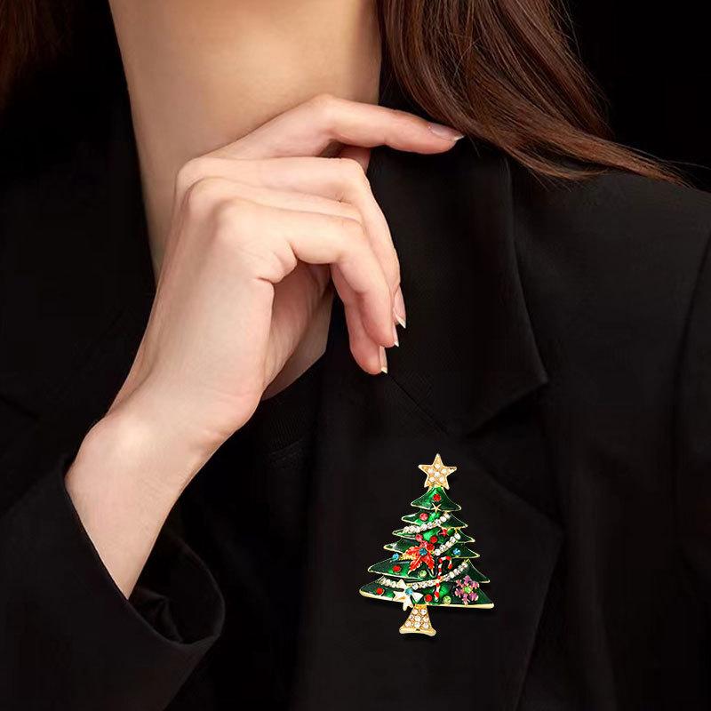 Christmas diamond studded brooch, Christmas tree brooch, autumn and winter coat sweater brooch, clothing accessories