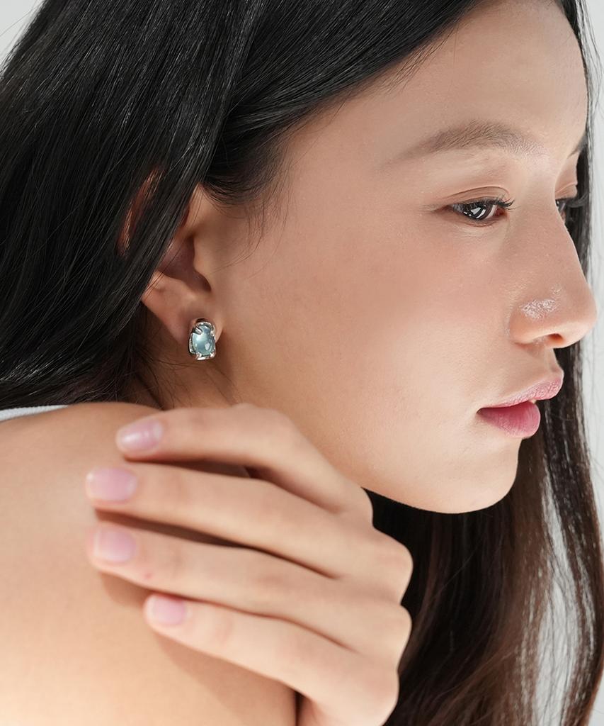 Reindeer Grotto Earring 12