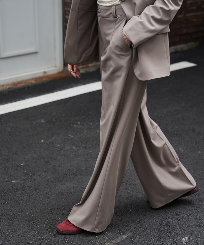 320SHOWROOM Essential Wide Slacks Khaki Beige