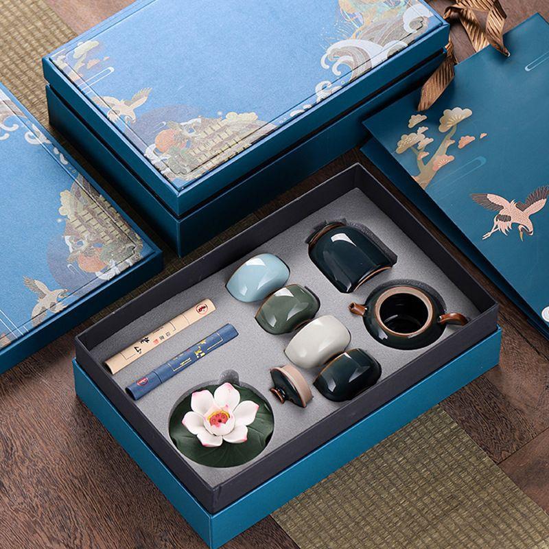 Insurance company annual meeting Zhou Qing opening merchandise business gifts to company customers elders friends New Year's Day New Year
