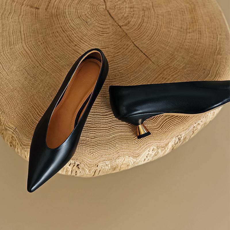 Commuter casual versatile small heel single shoes women's spring and autumn 2025 new pointed head shallow mouth short heel soft leather high heels