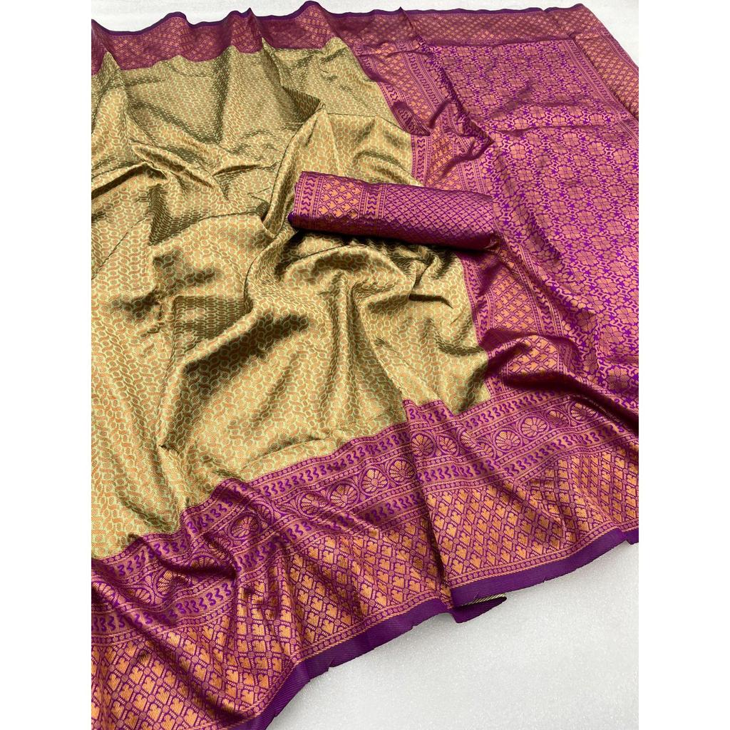 Dieser wunderschöne Saree ist elegant mit wunderschönem solidem Jacquard-Gewebe verziert, das dem Outfit einen perfekten Look verleiht.