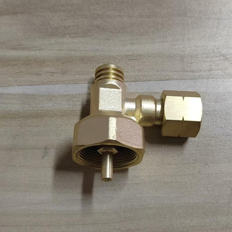 Outdoor Camp Stove Adapter 1-Two Outputs Brasses Gas Tanks Conversion Head Camping Furnaces Converter Gas Distributor