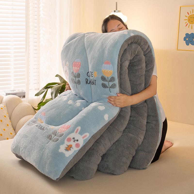 Thickened Winter Coral Fleece Blanket with Snowflake Design for Dormitory Mattresses